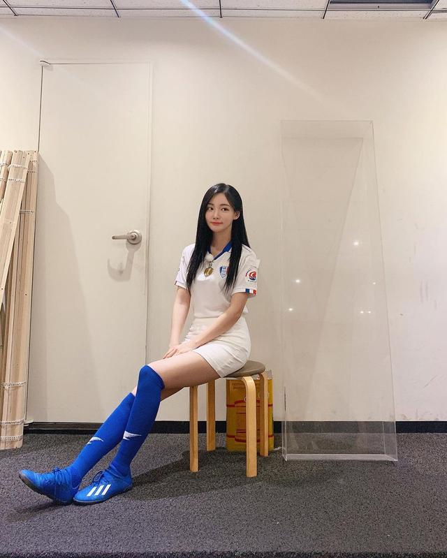 孙兴慜迷妹!韩国女主播颜值身材样样极品