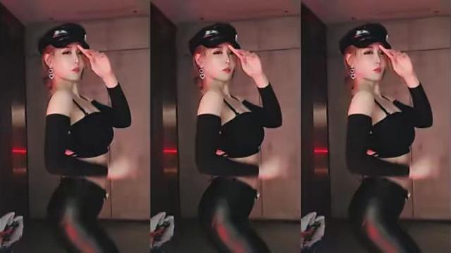 封号斗罗米娜偷偷开播！因穿着性感被超管警告，粉丝：别多管闲事