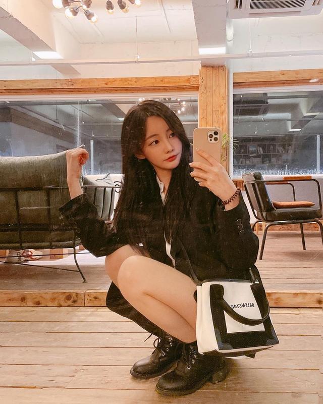 孙兴慜迷妹!韩国女主播颜值身材样样极品