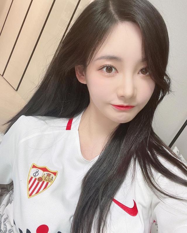 孙兴慜迷妹!韩国女主播颜值身材样样极品