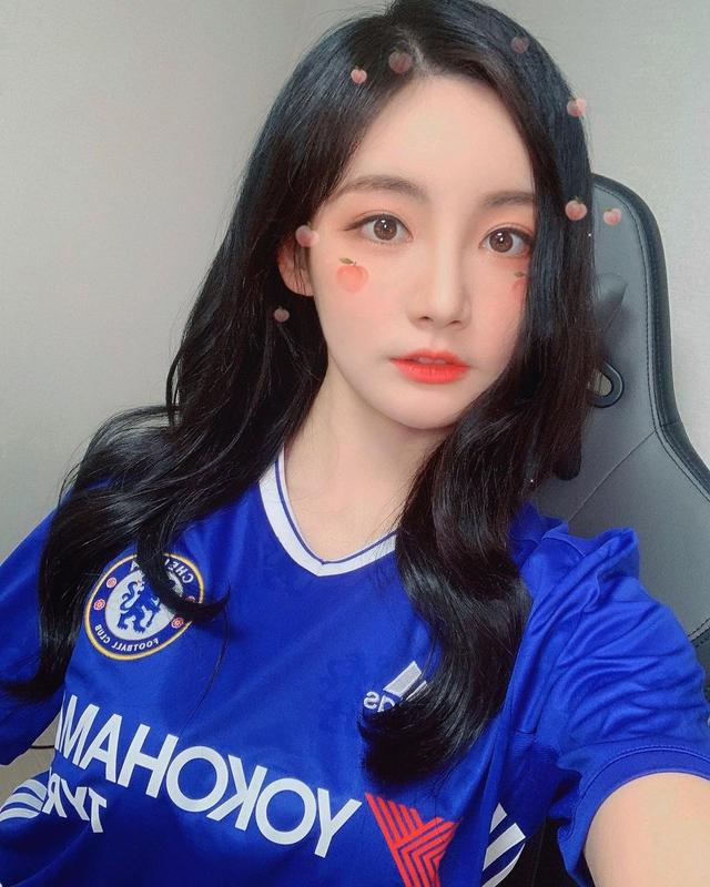 孙兴慜迷妹!韩国女主播颜值身材样样极品