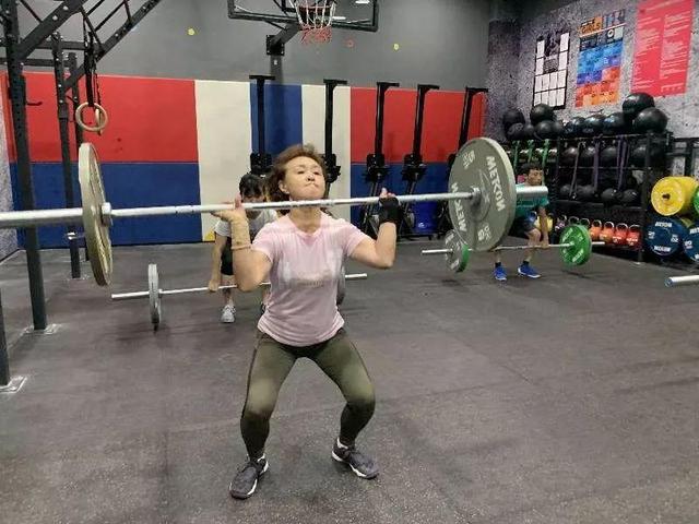 全中国体能最好的奶奶！这些高难动作虐得年轻人找不到北