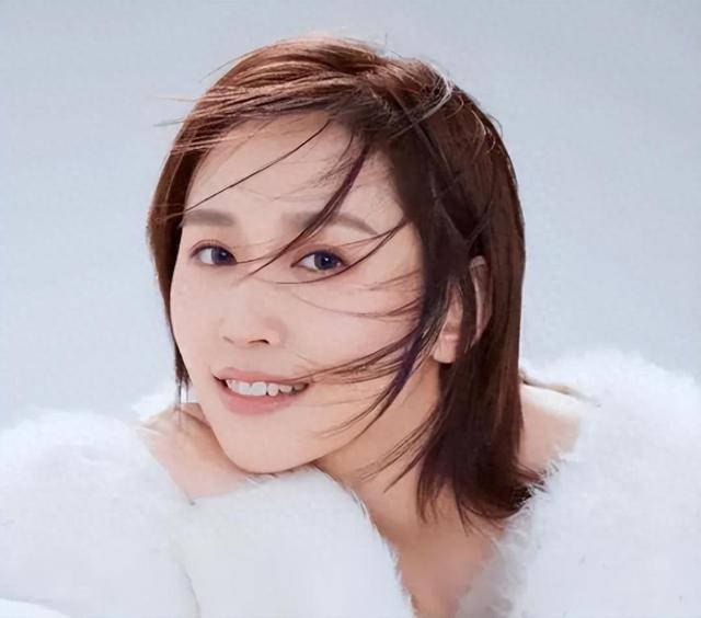 《新闻联播》首位90后女主播王音棋：看完她的履历后，我彻底服了