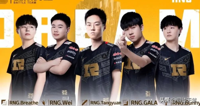 女主播直播手撕黑丝,还发出那种声音!水友:良心主播!