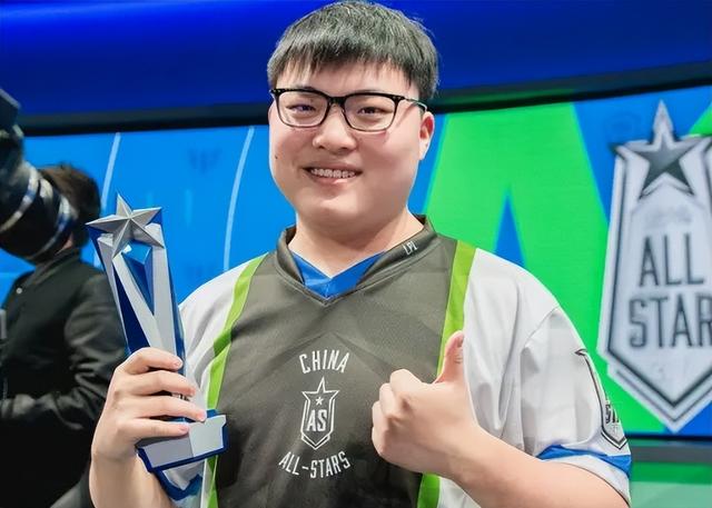 这还是2025年吗？S4冠军ADC六十胜率登顶韩服，UZI打上韩服千分