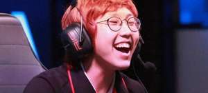 lol韩服女主播(这还是2025年吗？S4冠军ADC六十胜率登顶韩服，UZI打上韩服千分)