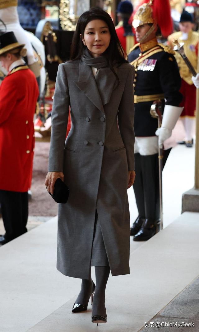 韩国第一夫人金建希与戒严令有关？52岁冻龄美貌连拜登都赞！