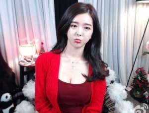 主播韩国女主播伊素婉(尹素婉为什么被称为“一代韩国电竞女神”)