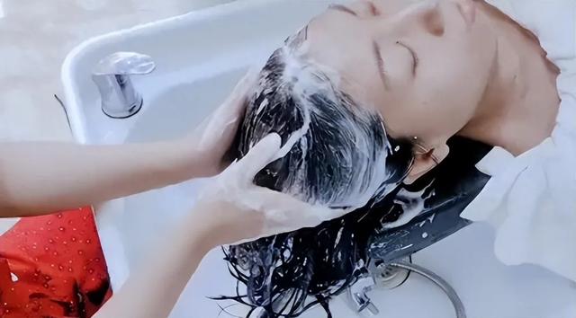 韦雪:从洗头小妹到直播带货女王,她的逆袭之路