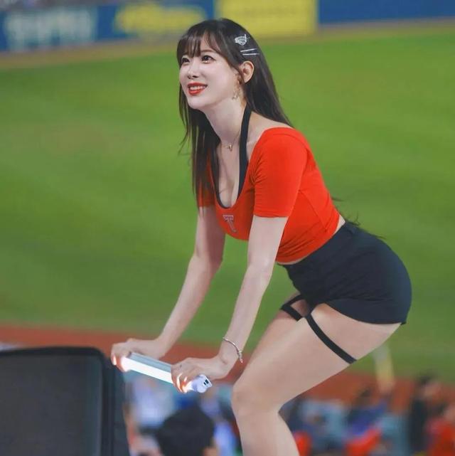 韩国啦啦队女神金汉娜，火辣身材背后的秘密生活！