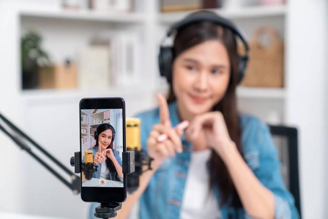 女主播:喝酒走红引热议