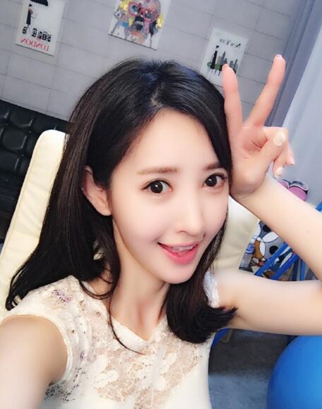 王思聪后宫颜值最高女主播申仙娥，扭一段大家感受下！