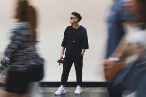 女主播随机找人(一个帅哥，每天在街头拉陌生男女随机相亲，2年撮合1000对)