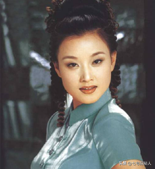 身材丰满、形象出众的四位女歌唱家,你会最喜欢谁呢?