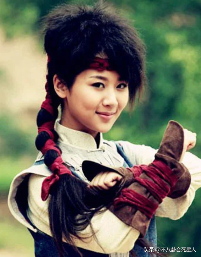 杨紫不该动脸?看完王莎莎的经历,不禁感叹:杨紫太明智了!