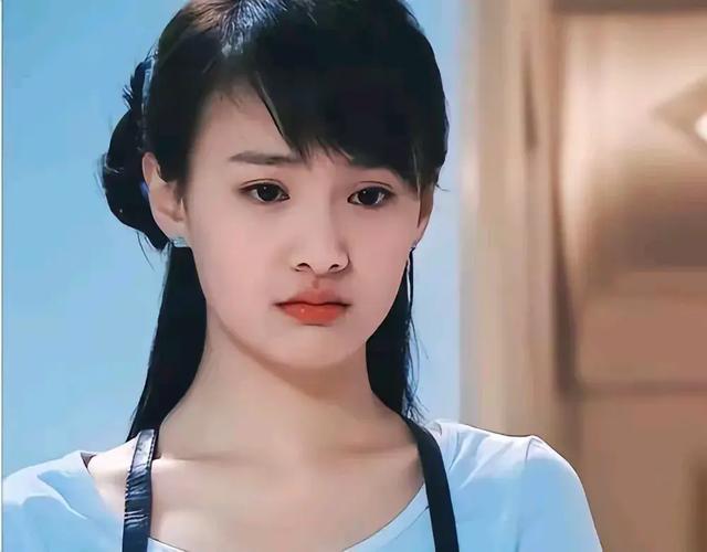 从“内娱顶流”到“全网封杀”，31岁郑爽是如何走向堕落的？