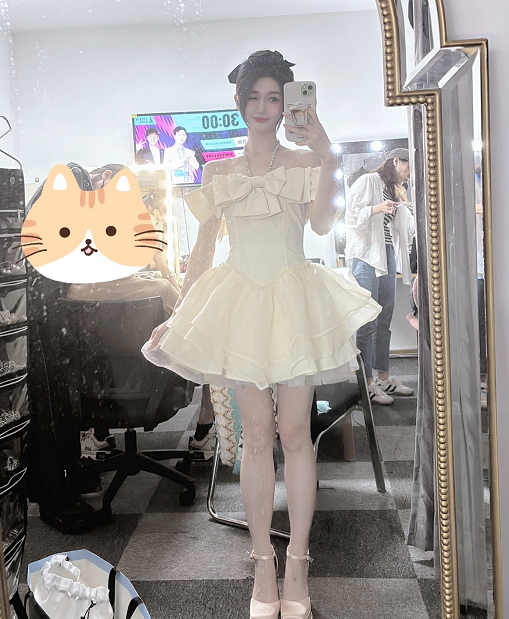 小悠穿白丝是真好看！做客姿态庄园澄清年龄，网友：保养的像18岁