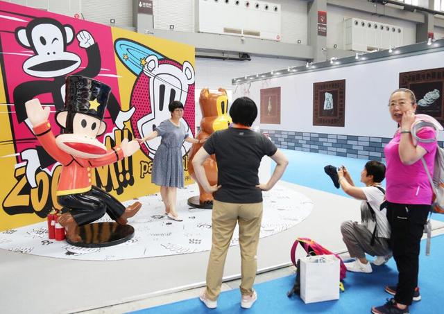 网红直播观看人次超百万，版交会火了