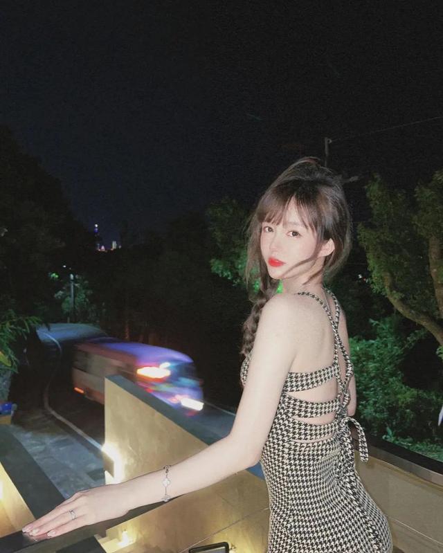 可爱与性感并存，台湾短发萌妹电竞美女主播魅力写真大赏