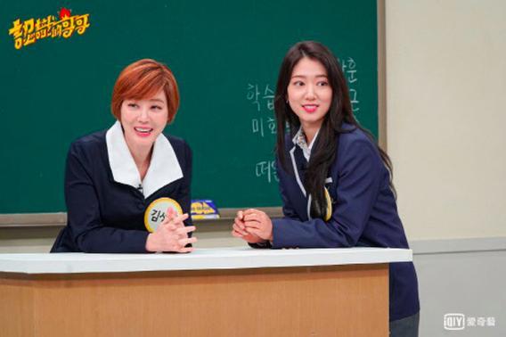 30岁朴信惠肉肉脸下垂，水蜜桃感不再？差的是一对改面相耳环