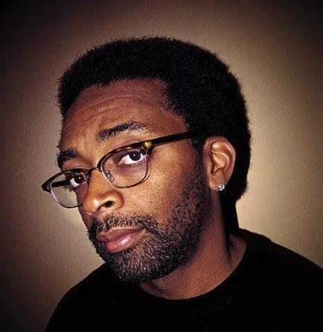 跟CGTN女主播刘欣约辩的美国女主播,什么来头?