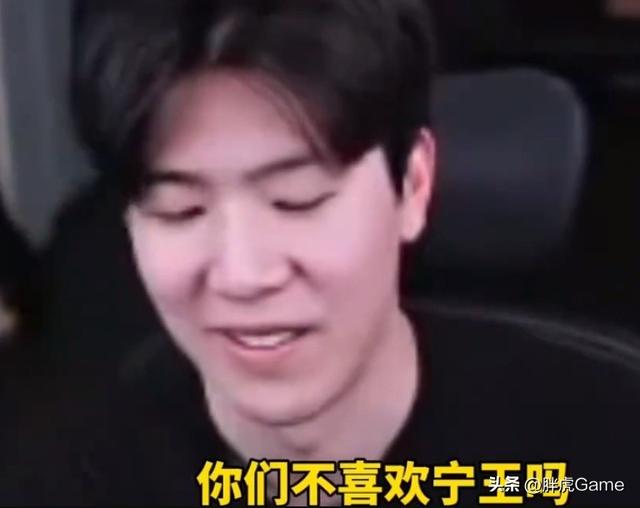 马卉直播不雅照流出，是事故还是故意？网友辣评：露豆豆擦边女