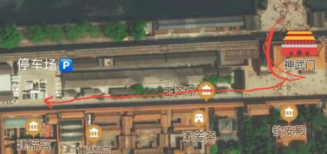 开大奔进故宫“女主角”被曝光：戴千万名表，住9万一平小区！人民日报评：一查到底