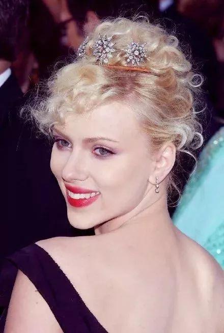 性感是她所有优点里，最微不足道的一个