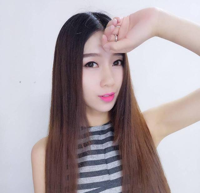 26岁女主播：每天只睡三小时，一天收入122万，荣耀背后尽是心酸