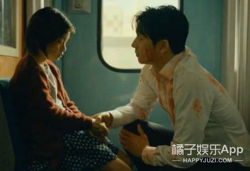 还记得《釜山行》里孔刘的女儿秀安吗？追星追得太成功了