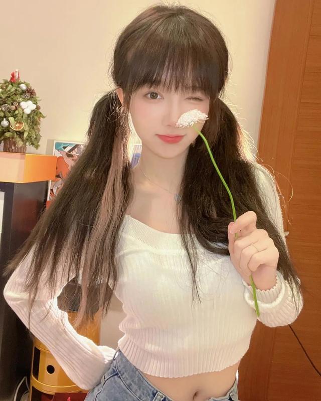 可爱与性感并存，台湾短发萌妹电竞美女主播魅力写真大赏