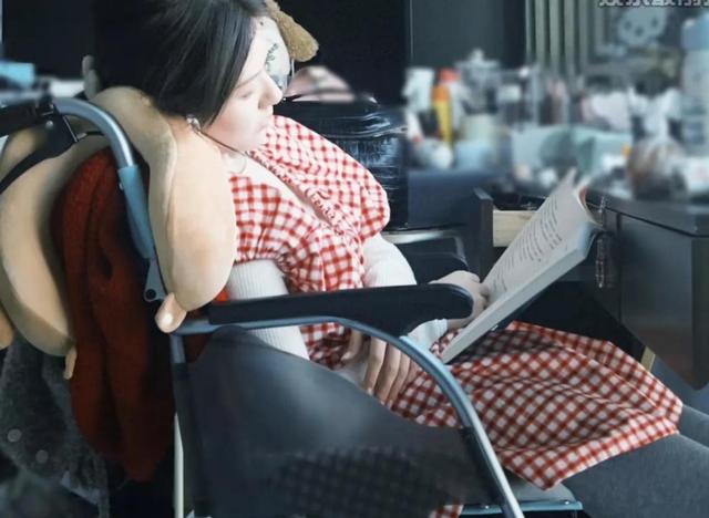 惊！赵露思 “底裤” 被扒背后：从入院征兆看 “熟女” 转型的代价