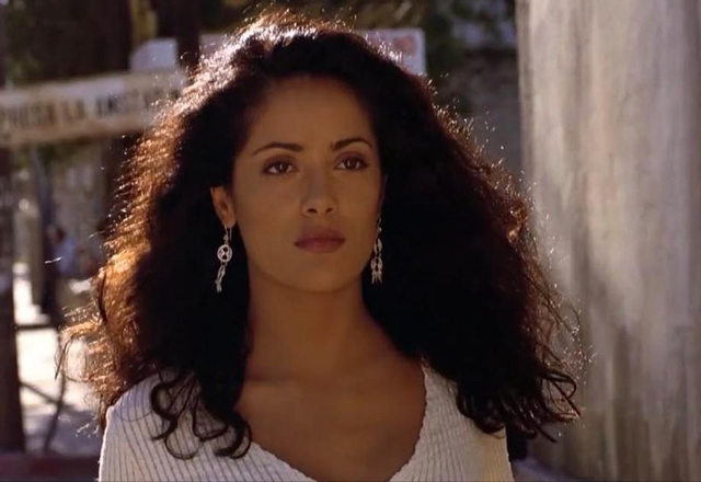 从全球第一美胸到时尚圈女王，54岁的GUGGI老板娘，不仅只有美貌