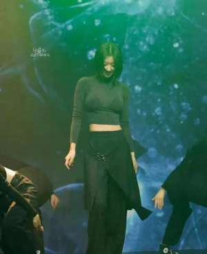 韩国薄纱女主播(徐睿知首场粉丝见面会大秀性感热舞穿透视装跳Jennie新歌)