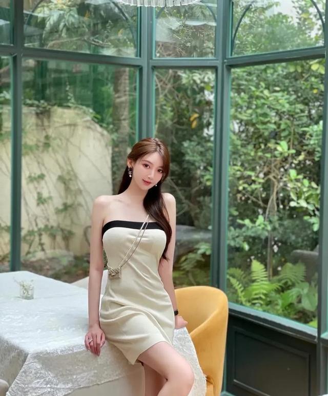 男神恋情曝光,网红女友私照惹争议,代言商坐不住了