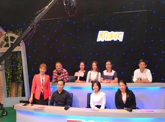 47岁肇庆美女李静雯：今日关注走红，12年事业低谷换女儿童年快乐