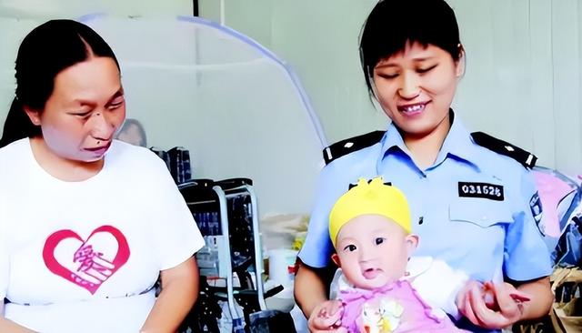 16年前,汶川女警揭衣露乳哺育9婴,归来连升四级,如今怎样了?