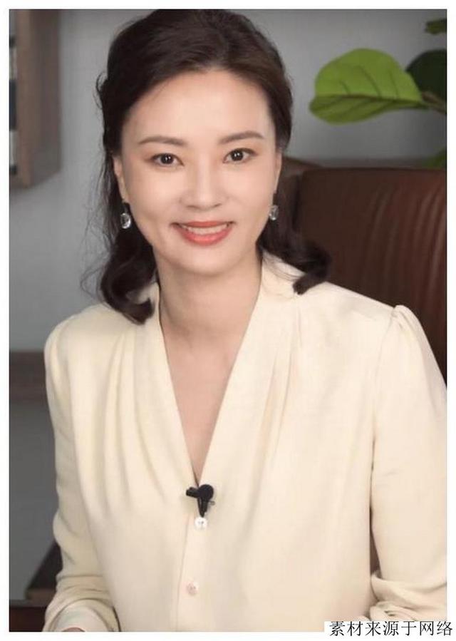 央视高颜值的10位美女主持，董卿无缘前三，周涛李思思当之无愧