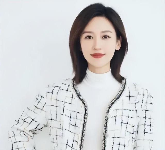 《新闻联播》首位90后女主播王音棋：看完她的履历后，我彻底服了