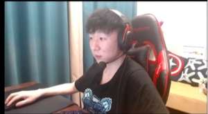 女仆装韩国女主播(CSGO一姐女仆装热舞，虎牙男主播集体白嫖，AE全程“压枪”)