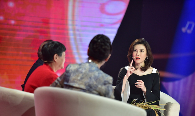 《新闻联播》首位90后女主播王音棋：看完她的履历后，我彻底服了