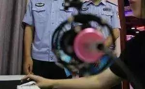 女主播的诱惑：给我刷“跑车”，给你送“福利”……