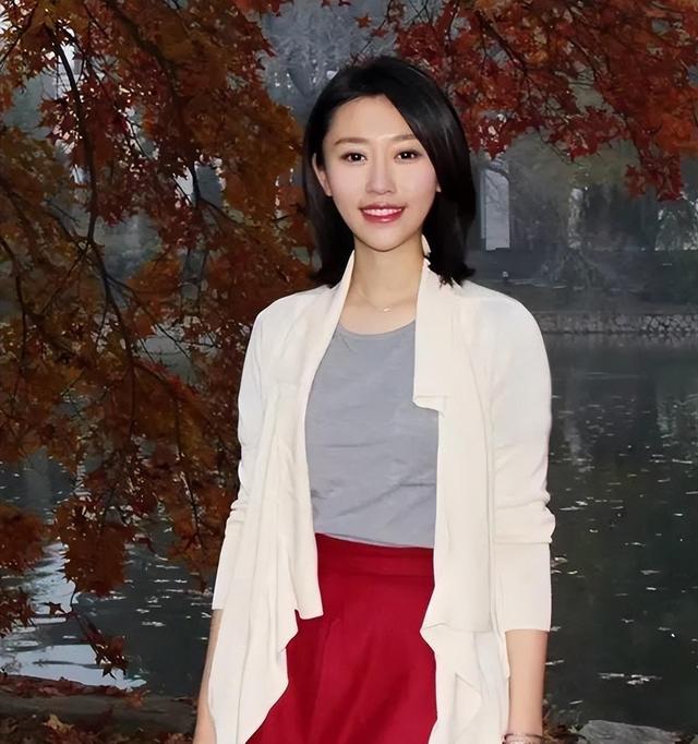《新闻联播》首位90后女主播王音棋：看完她的履历后，我彻底服了