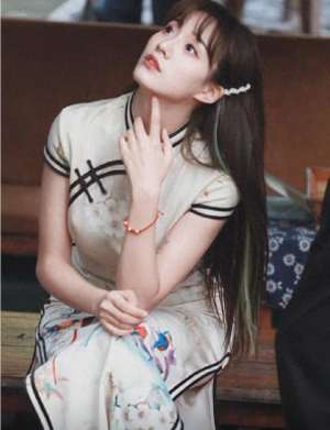 海棠女主播照片(网红小鱼海棠旗袍写真火了，路人大饱眼福，粉丝直呼：我心动了)