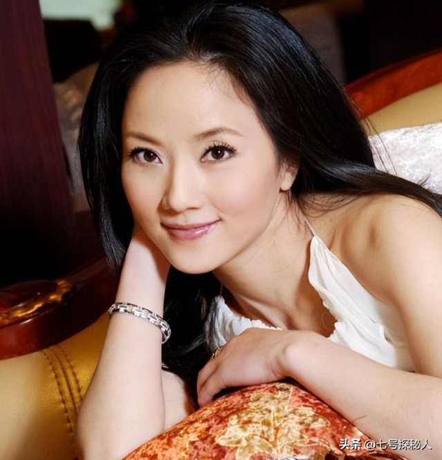 身材丰满、形象出众的四位女歌唱家,你会最喜欢谁呢?