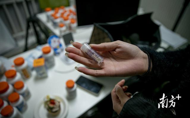 百万粉丝女主播的“双十一”之夜：凌晨3点下播后，她睡在了直播间