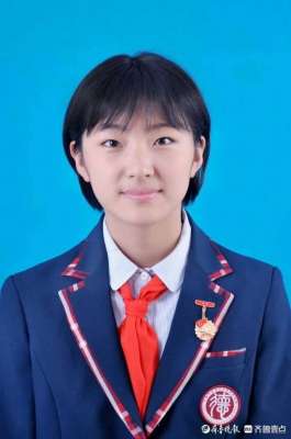 女主播紫涵种子(壹点公益星丨从小参与公益，13岁的闫紫涵有8年志愿服务经验)