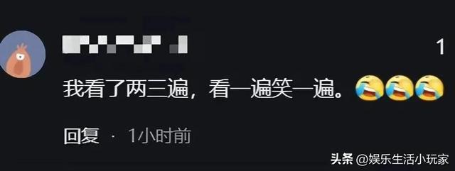 三位大妈水上拍照，踩翻浮板，集体落水，网友笑称：花开富贵沉了