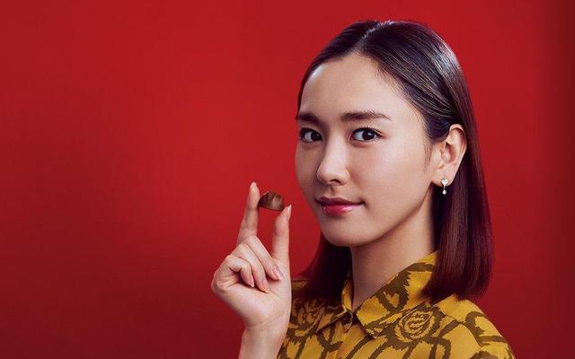 女明星突然宣布隐退：她因宗教得到救赎而出家，性感歌手变农妇