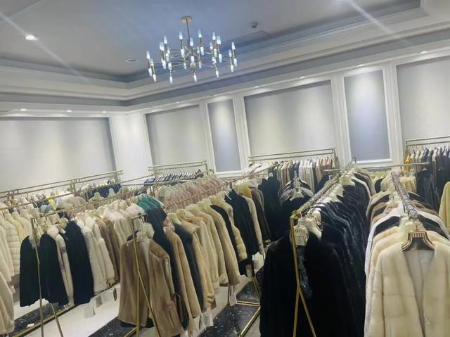 最“贵气”的小城，靠几万元的皮草火了，承包全国80%的交易量